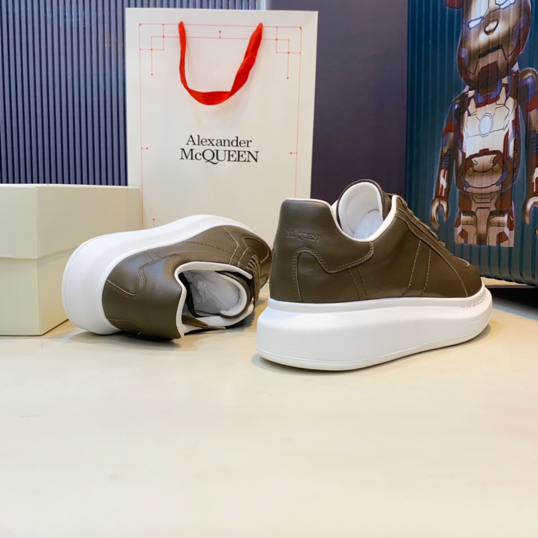 Alexander Mqueen Oversized Sneakers - 