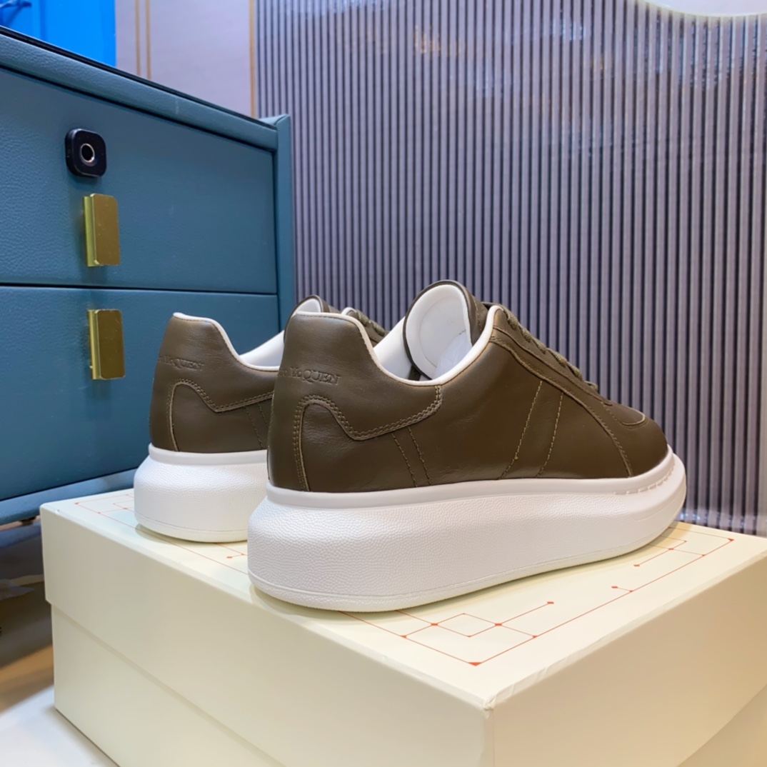 Alexander Mqueen Oversized Sneakers - 