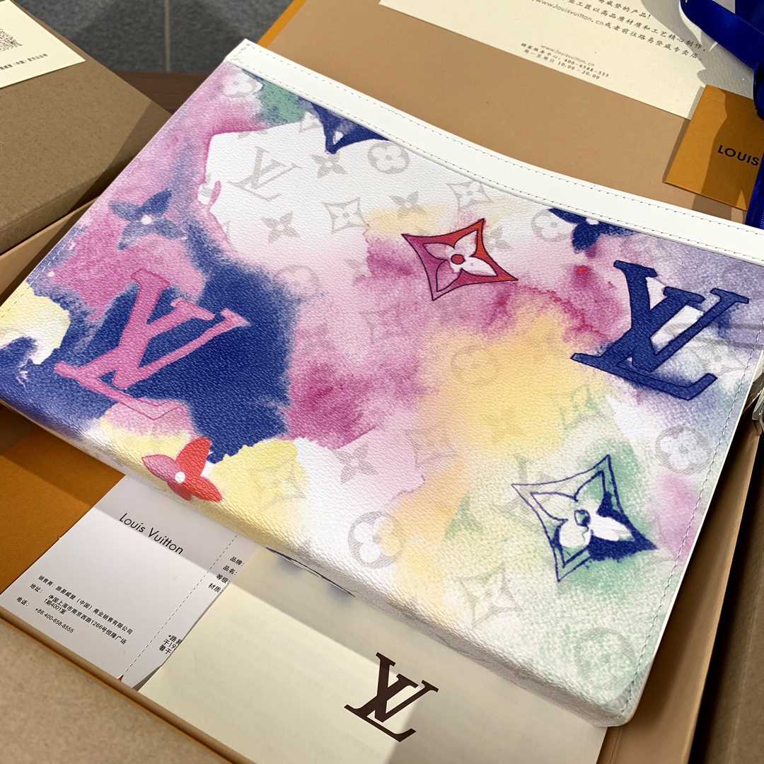 Louis Vuitton Pochette Voyage Monogram Watercolor  26x20x5cm - DesignerGu