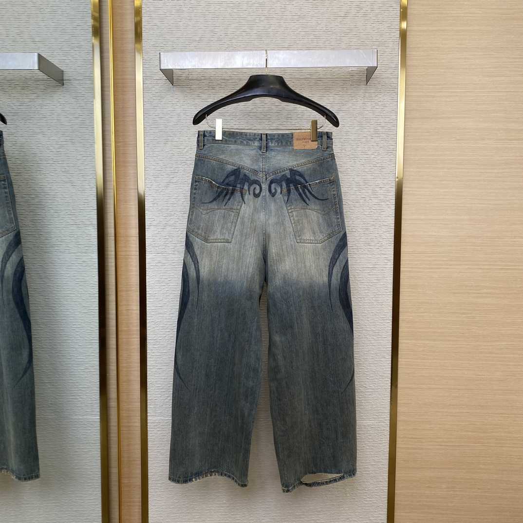 Balenciaga Y2K Stretched Knee Baggy Pants  - 