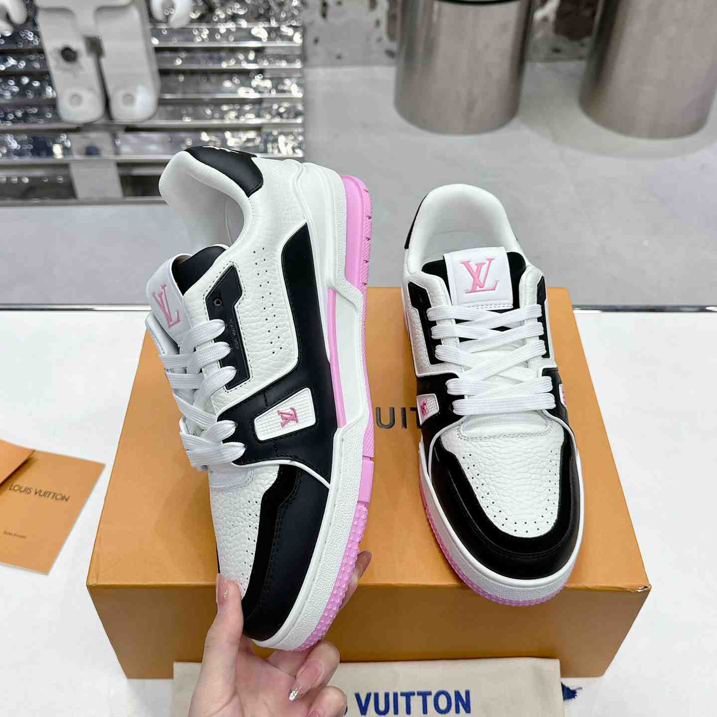 Louis Vuitton LV Trainer Sneaker  1ADDZF - 