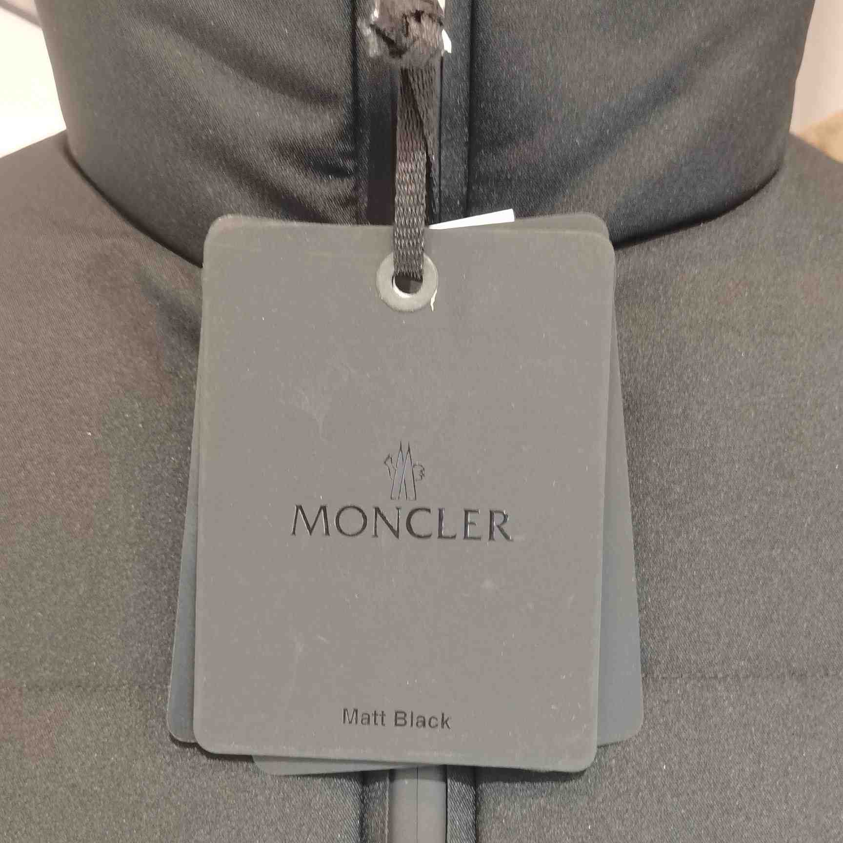Moncler Misonet Short Down Jacket - 