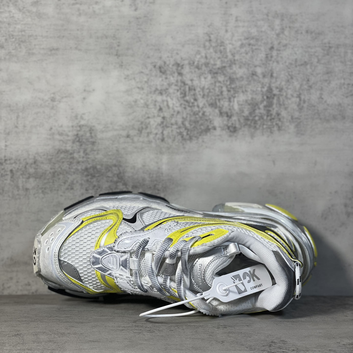 Balenciaga Runner 2.0 Sneaker In White, Yellow And Black Mesh And Polyurethane - 