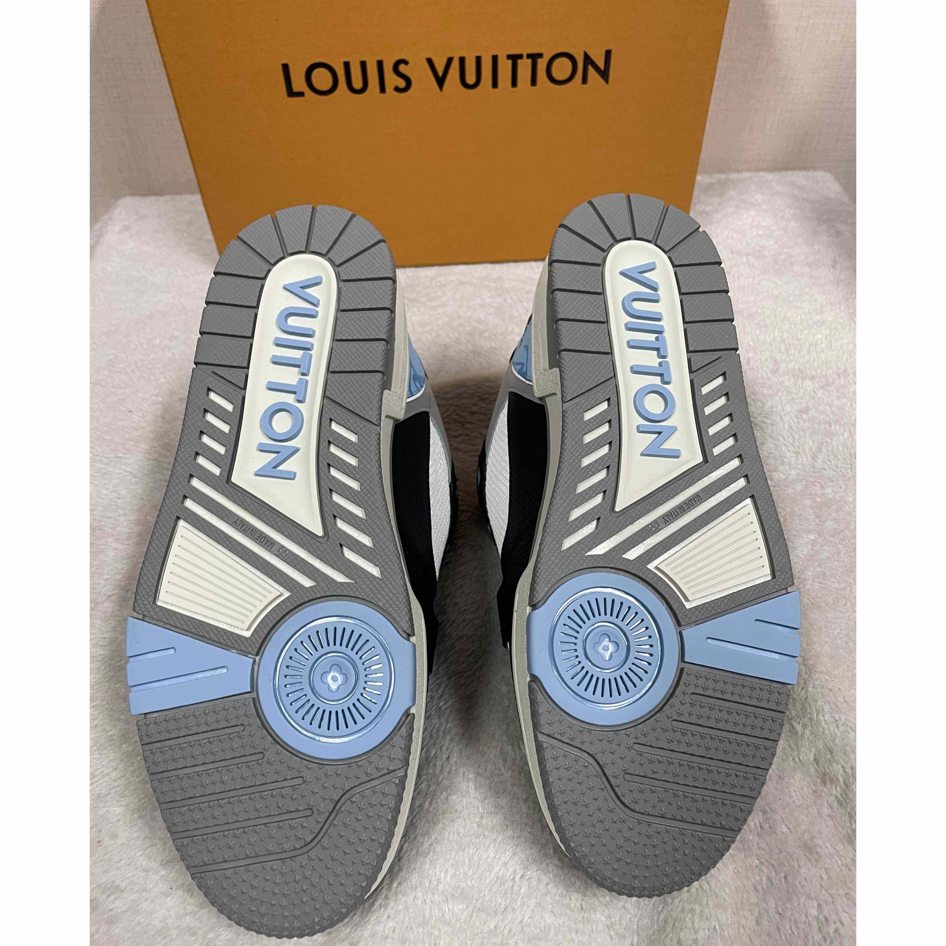 Louis Vuitton LV Trainer Sneaker    1AC513 - DesignerGu