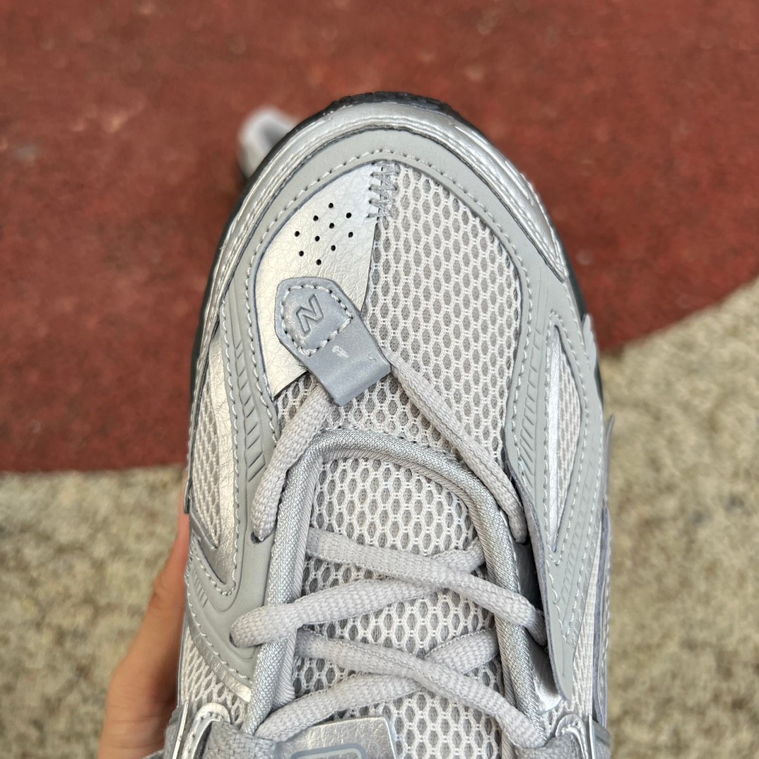 New Balance 1906R Sneakers      M1906AAF - 