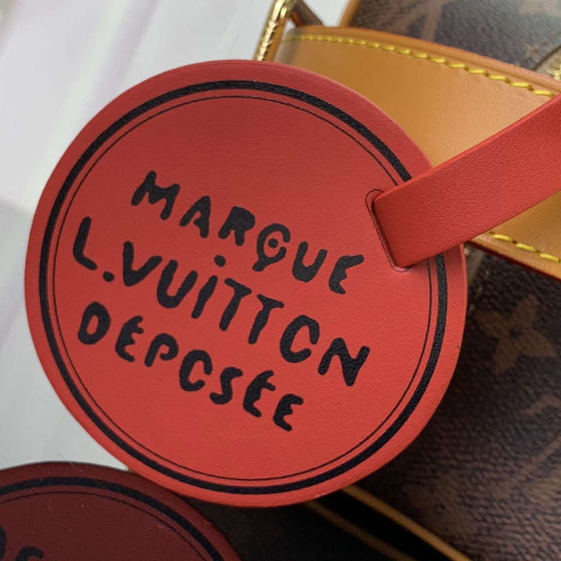 Louis Vuitton Locker Dopp Kit  M11765 - 