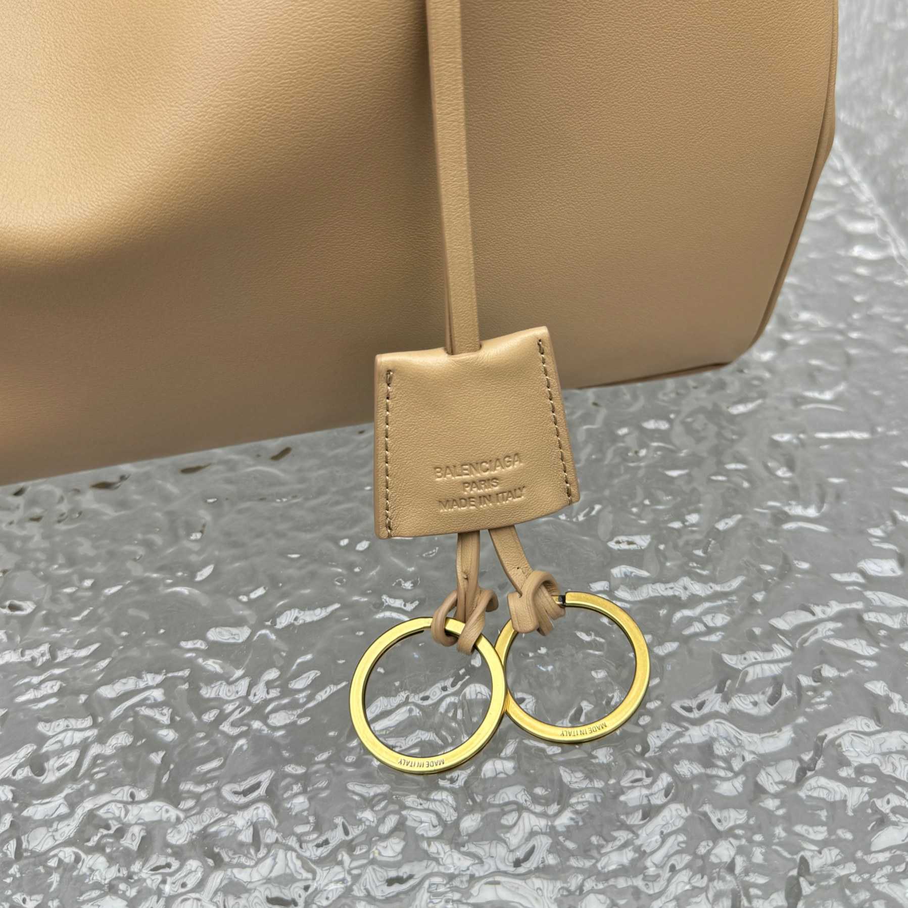 Balenciaga Rodeo Medium Handbag In Latte  - 