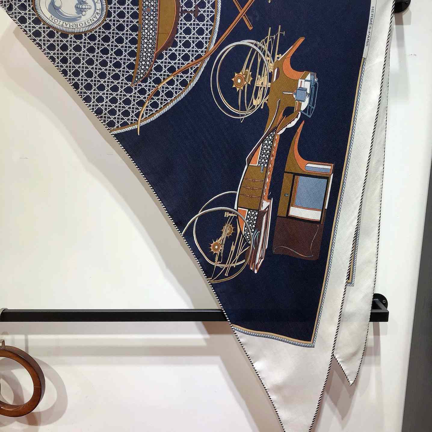 Hermes Giant Triangle - 