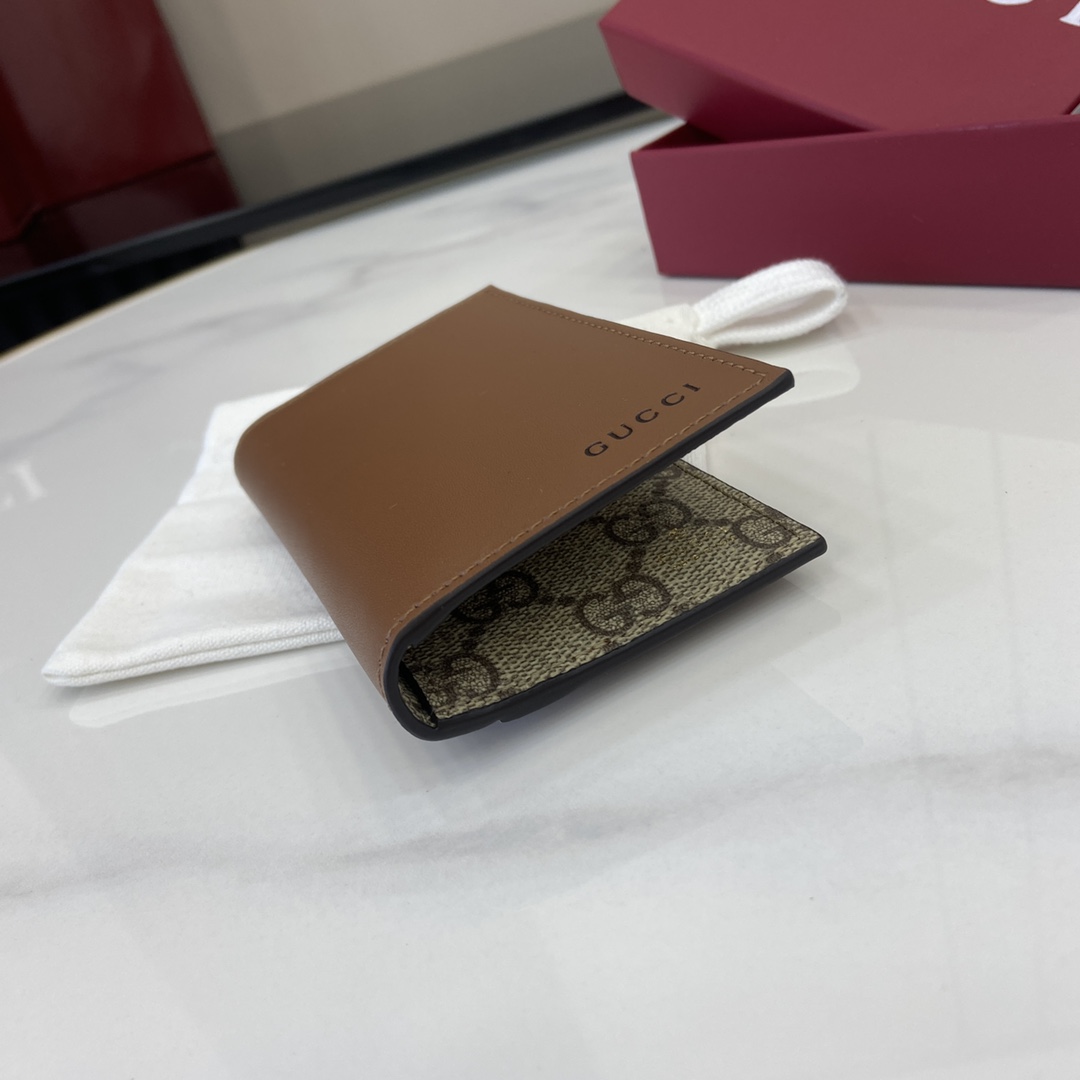 Gucci GG Emblem Bi-fold Embossed Card Case - 