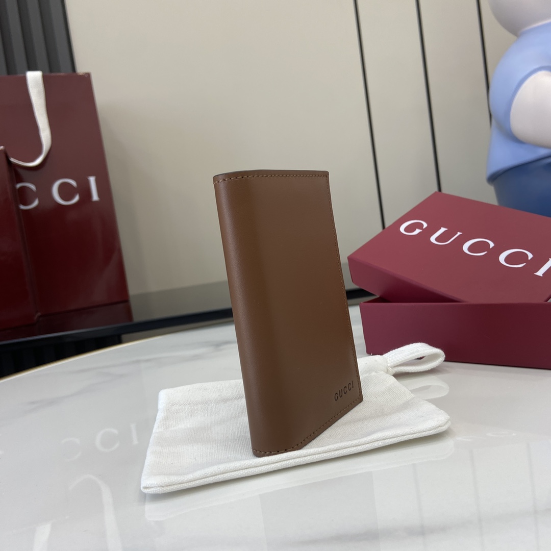Gucci GG Emblem Bi-fold Embossed Card Case - 