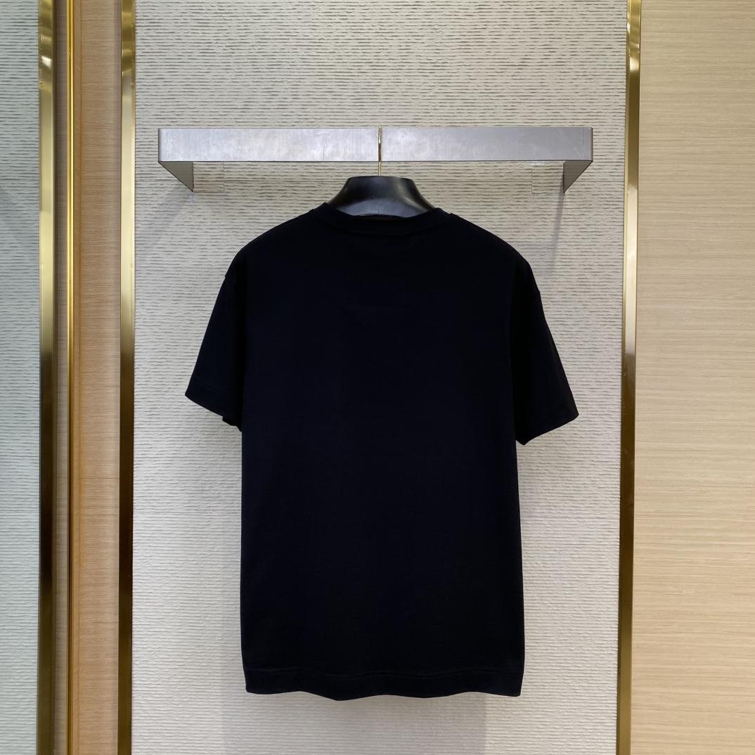 Givenchy T-shirt In Cotton With GIVENCHY Medallion - 