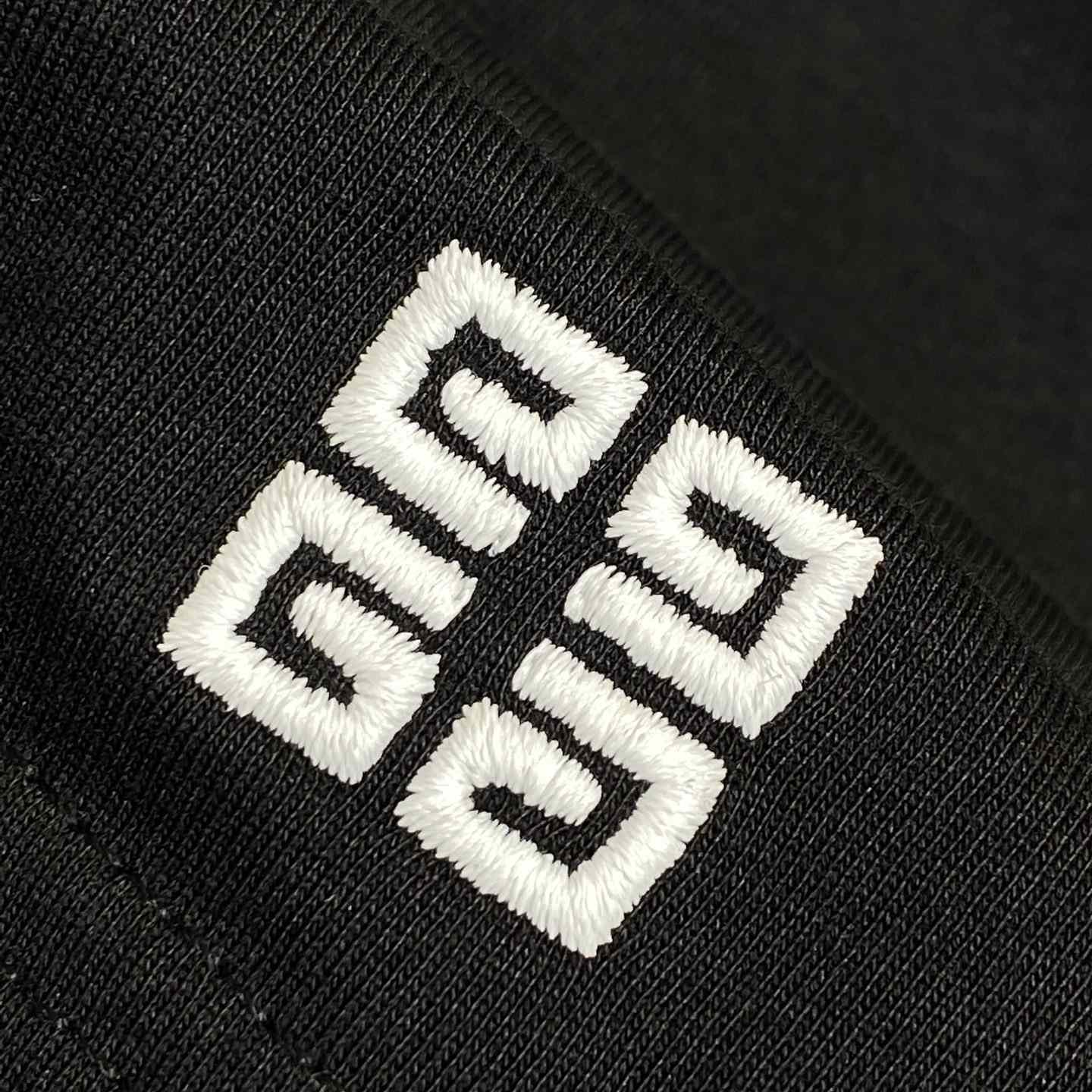 Givenchy Pocket Classic Fit Tee - DesignerGu