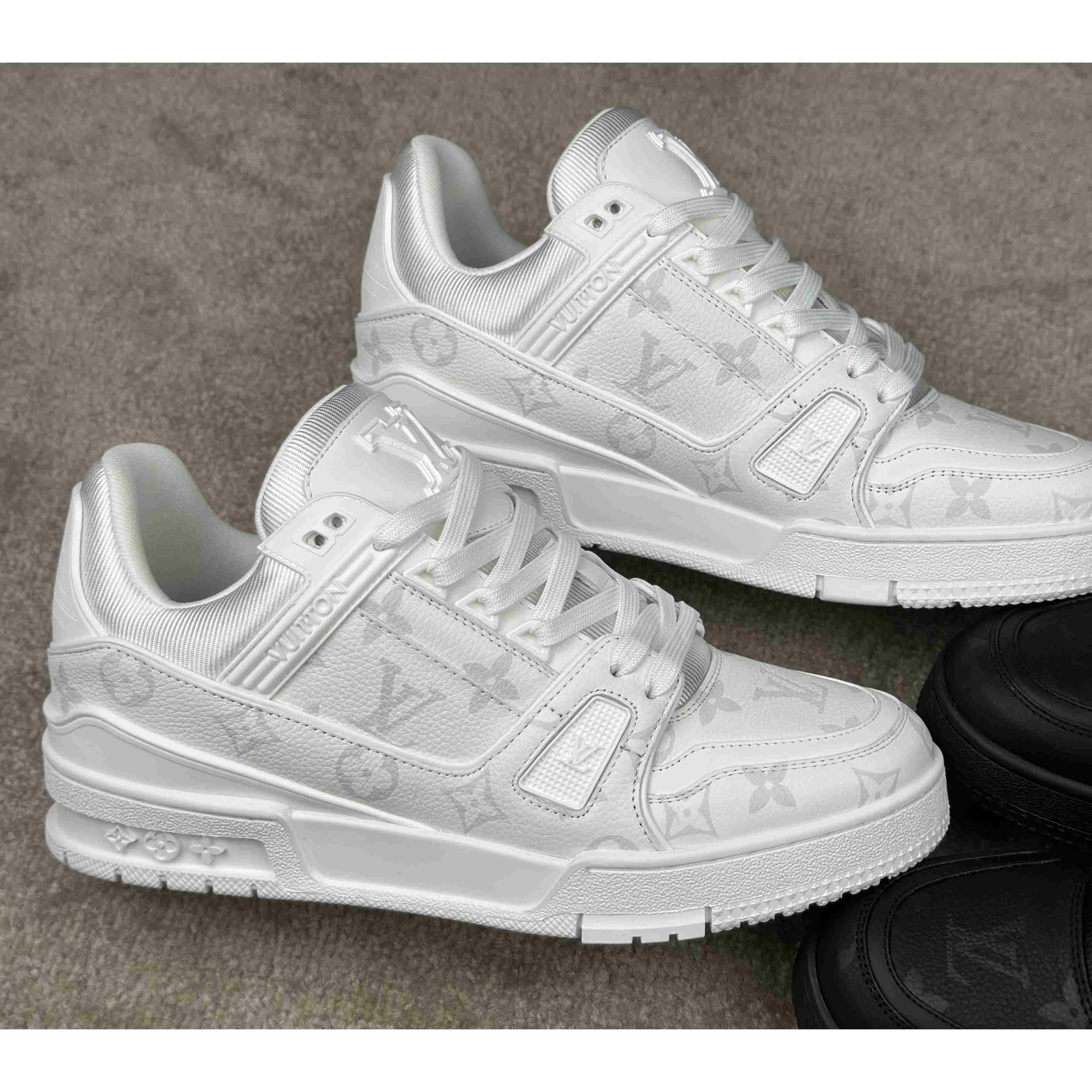 Louis Vuitton LV Trainer Sneaker       1AHDNC - DesignerGu