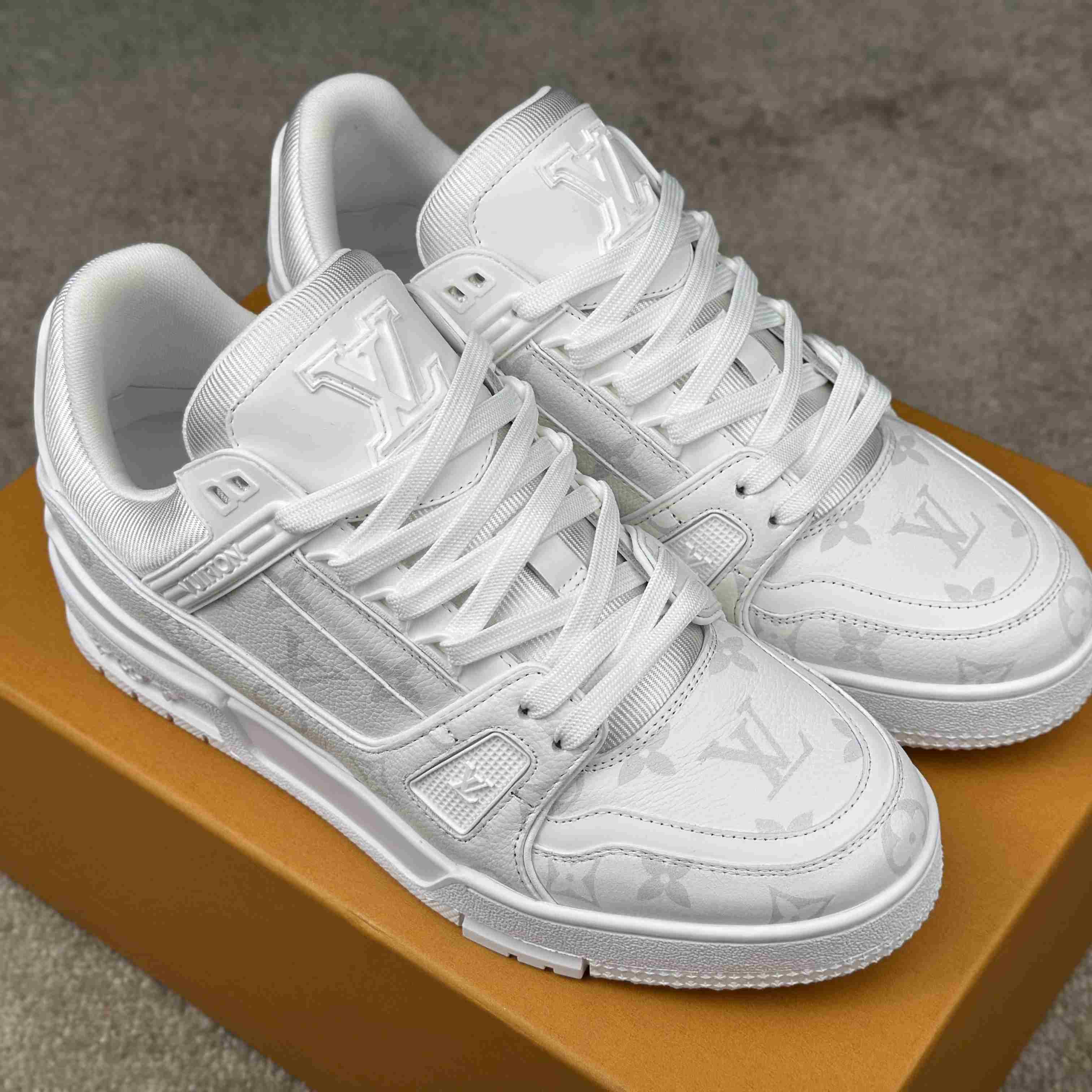Louis Vuitton LV Trainer Sneaker       1AHDNC - DesignerGu