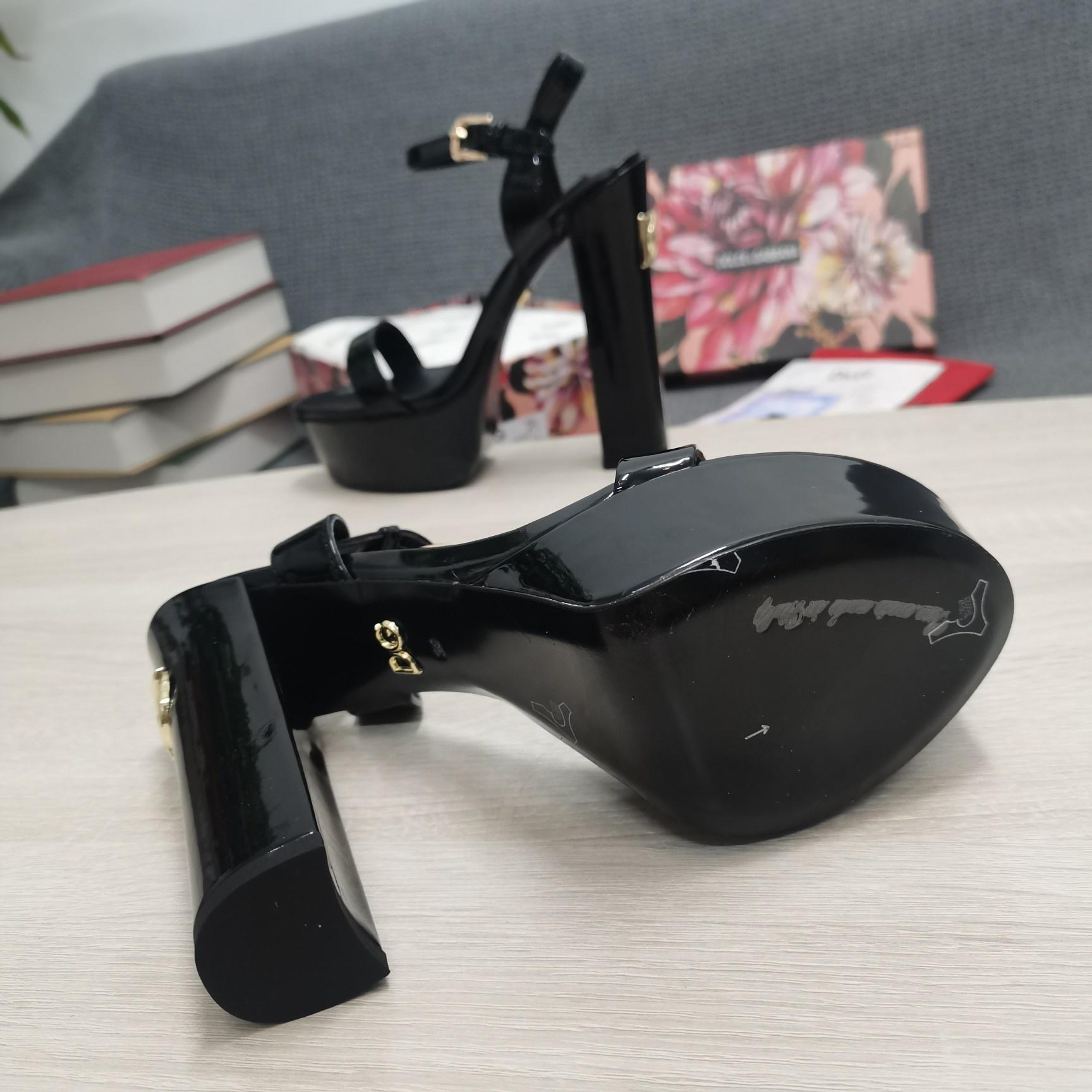 Dolce & Gabbana Polished Calfskin Platform Sandals - DesignerGu