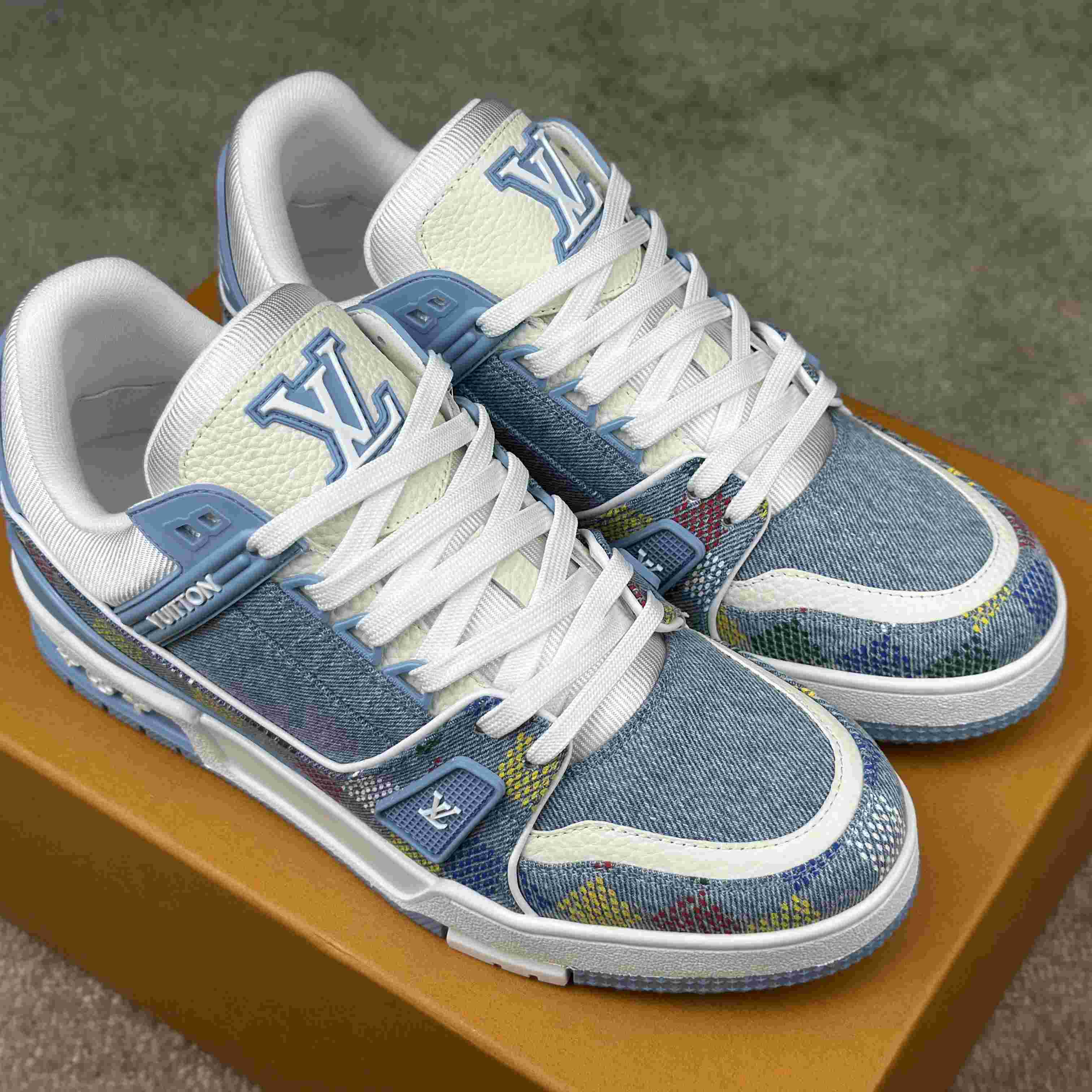 Louis Vuitton LV Trainer Sneaker       1AHCYF - DesignerGu