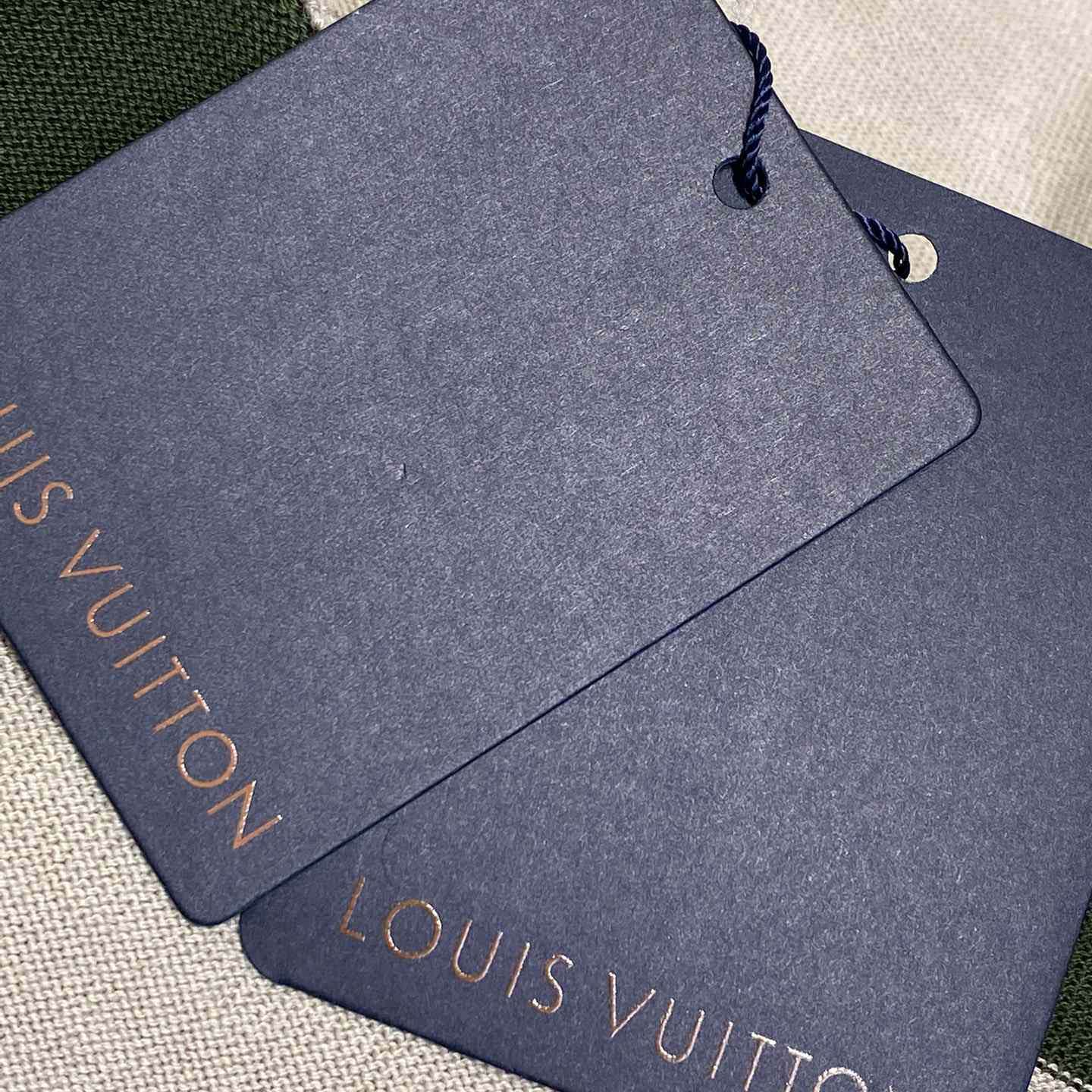 Louis Vuitton Intarsia Short-Sleeved V-Neck Top  1AHC44 - DesignerGu