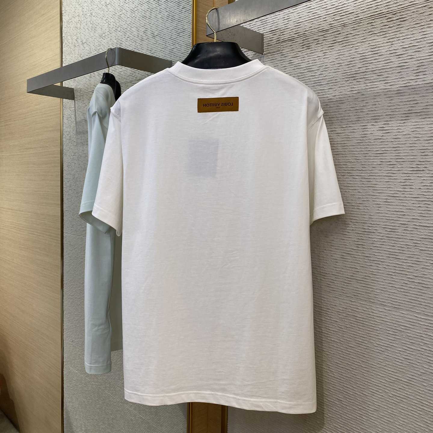 Louis Vuitton Embossed LV T-Shirt  1AGIIO - DesignerGu
