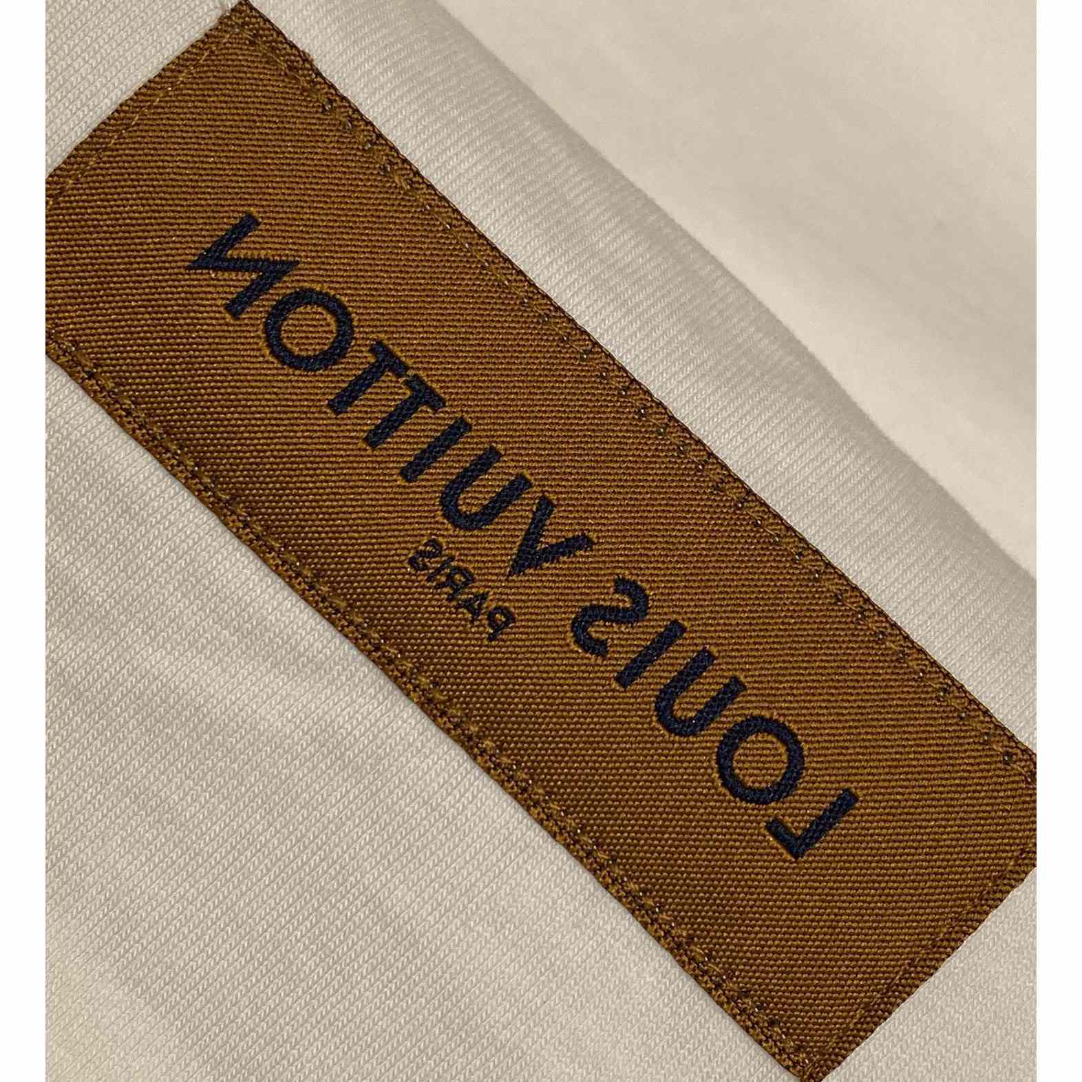 Louis Vuitton Embossed LV T-Shirt  1AGIIO - 