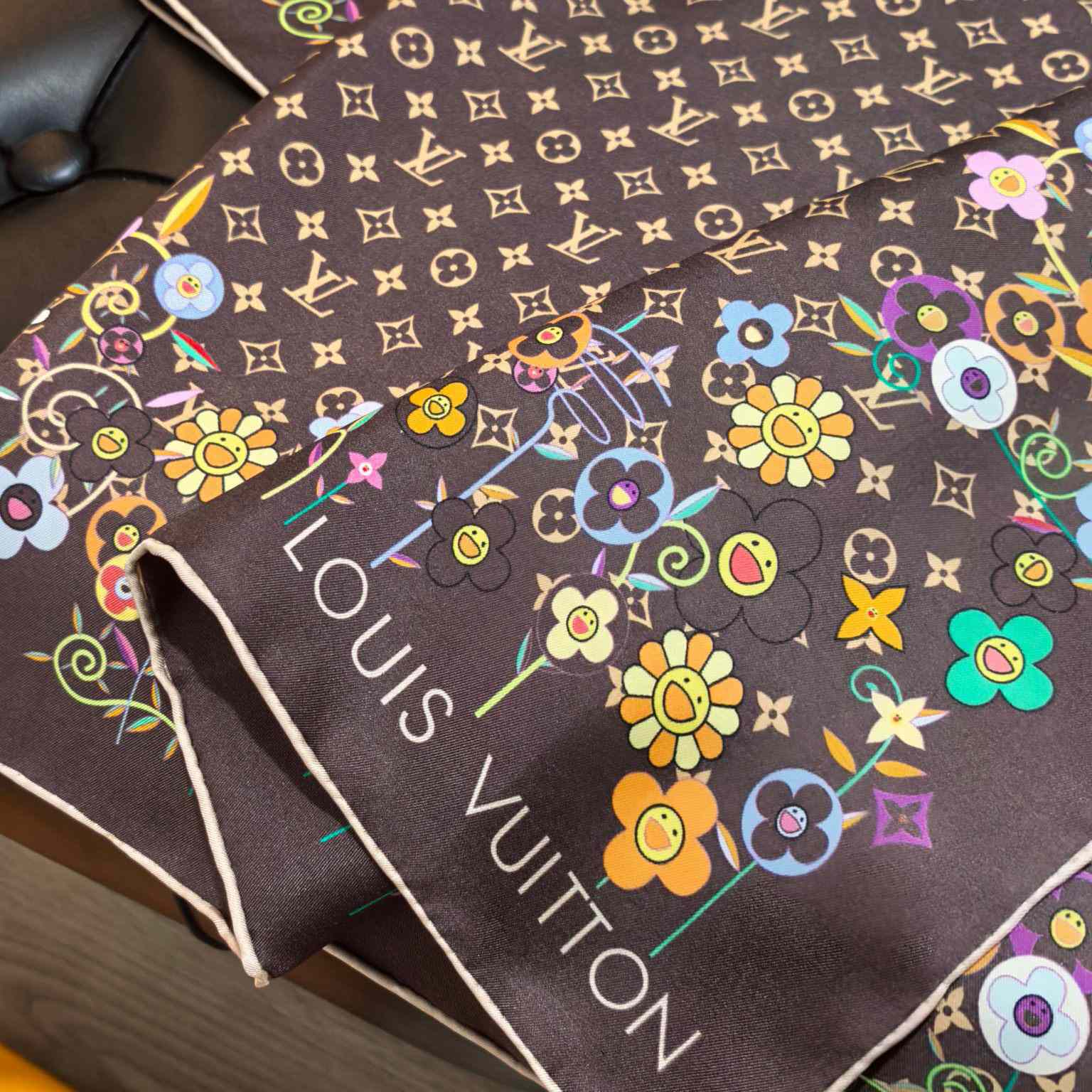 Louis Vuitton LV x TM Monogram Superflat Flowers Square 90    - DesignerGu
