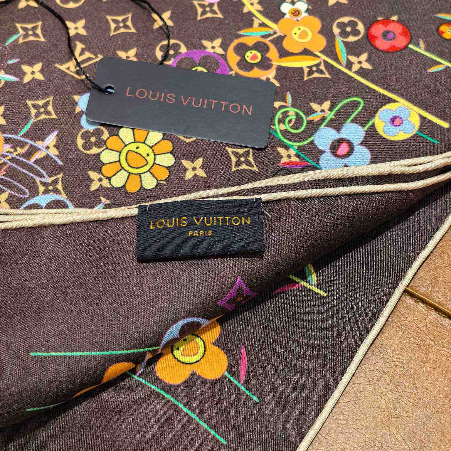 Louis Vuitton LV x TM Monogram Superflat Flowers Square 90    - DesignerGu