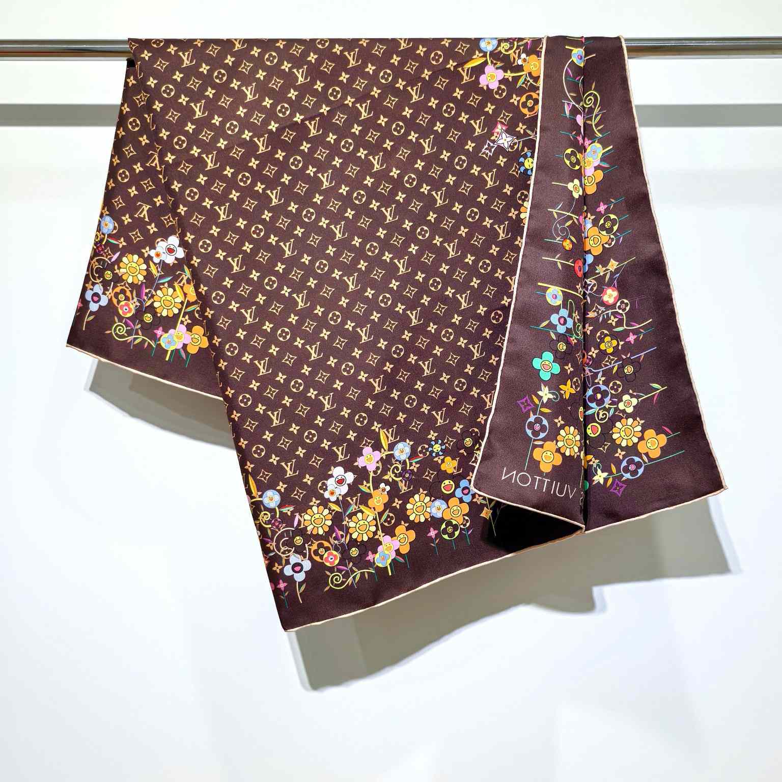 Louis Vuitton LV x TM Monogram Superflat Flowers Square 90    - DesignerGu