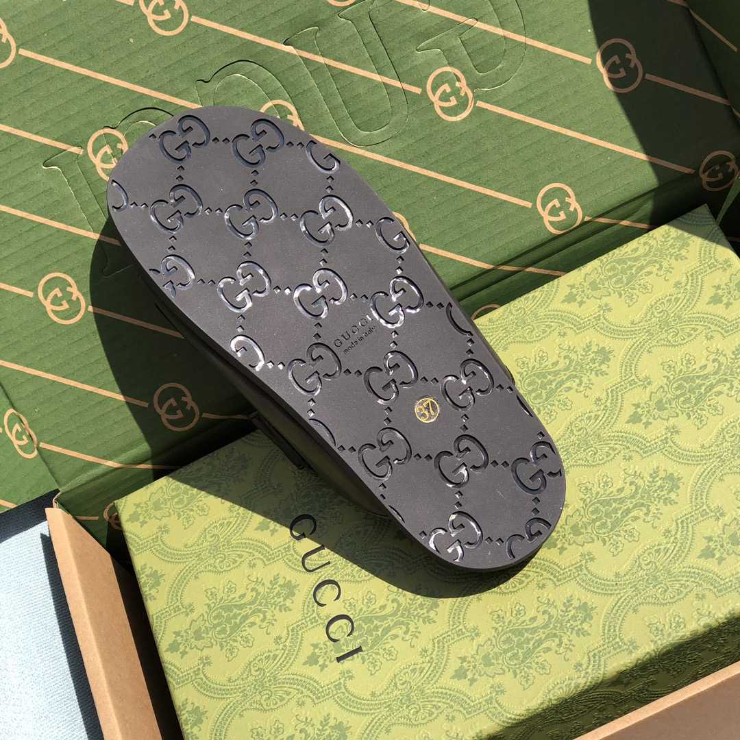 Gucci Women's Double G Sandal - DesignerGu