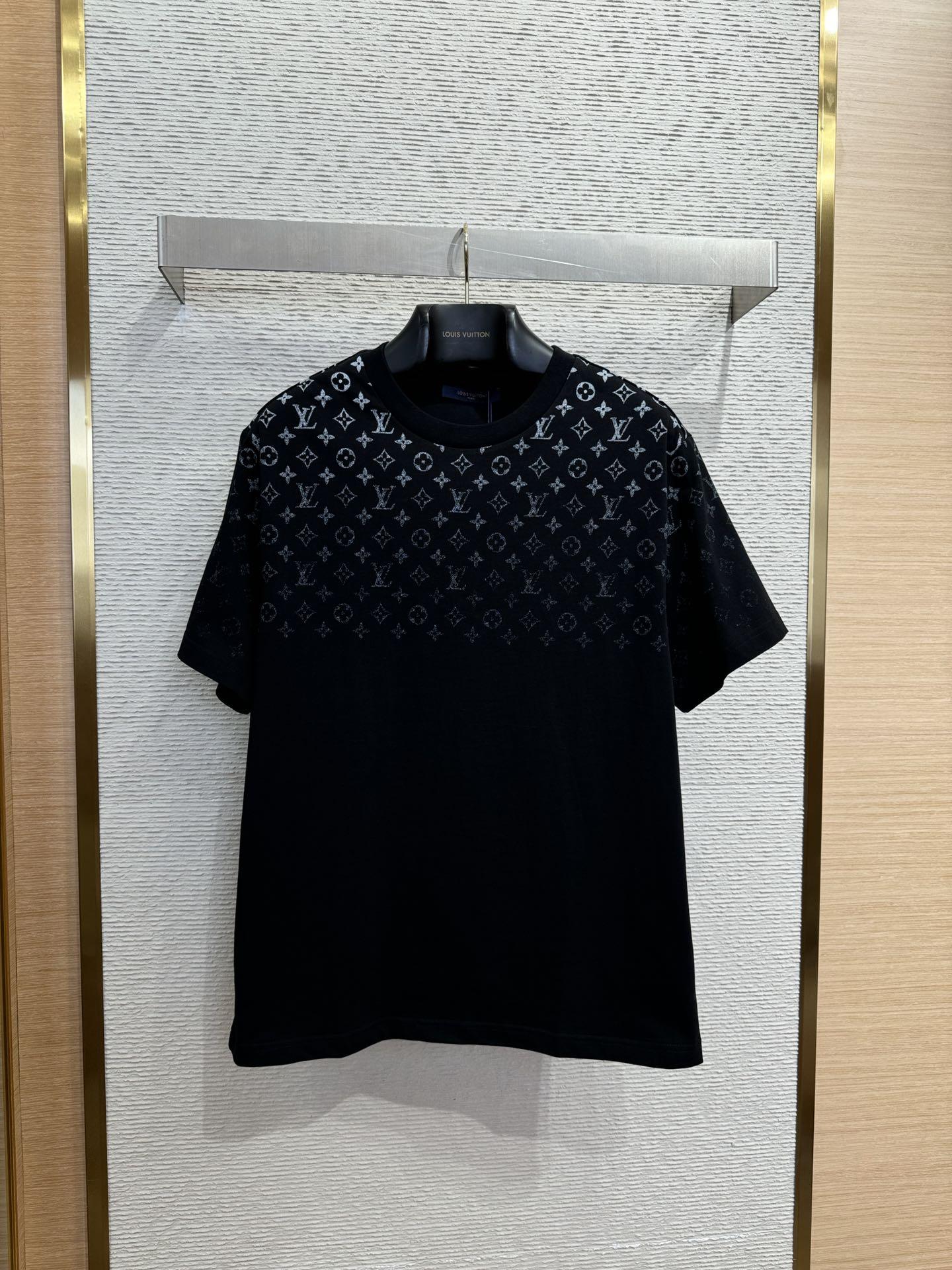 Louis Vuitton Monogram T-shirt - DesignerGu