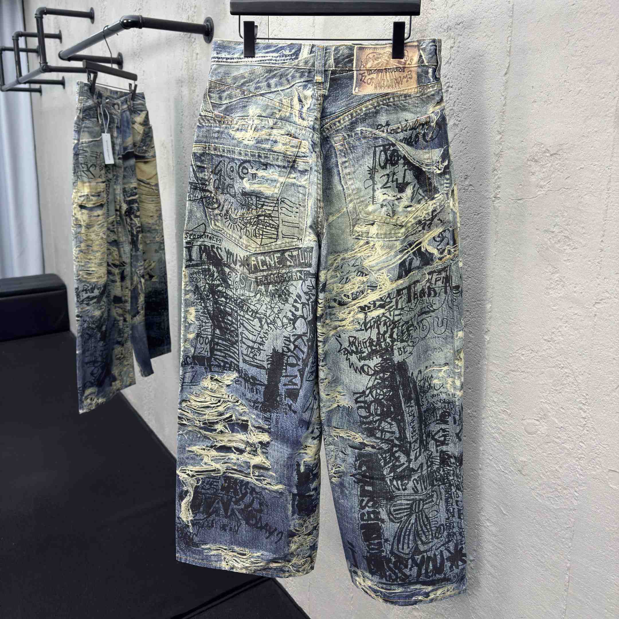 Acne Studios Super Baggy Fit Jeans - 2023 - DesignerGu