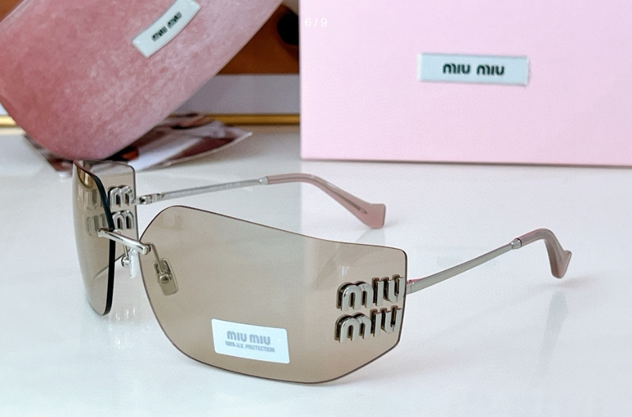 Miu Miu Runway Sunglasses - DesignerGu