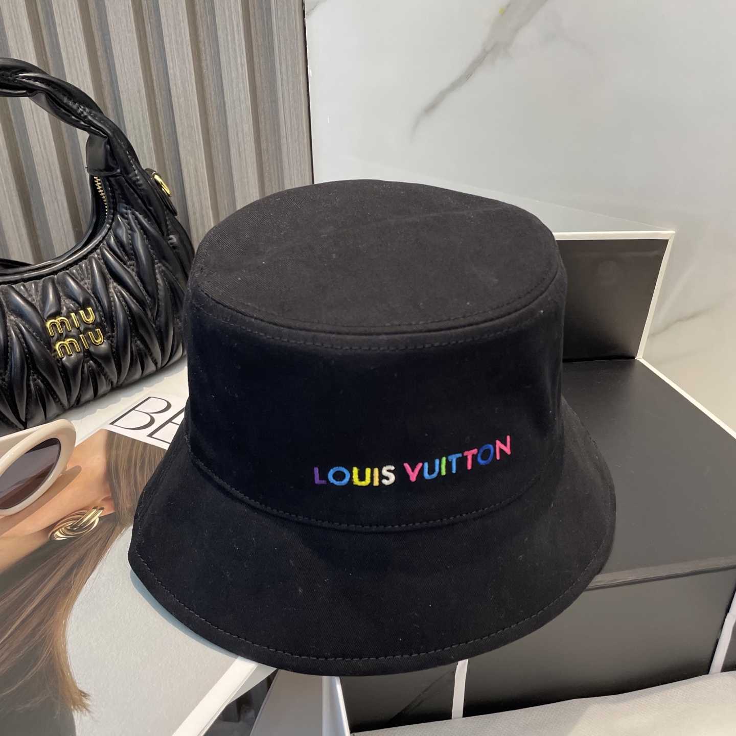 Louis Vuitton LV x TM Reversible Superflat Bucket Hat   M7985 - 