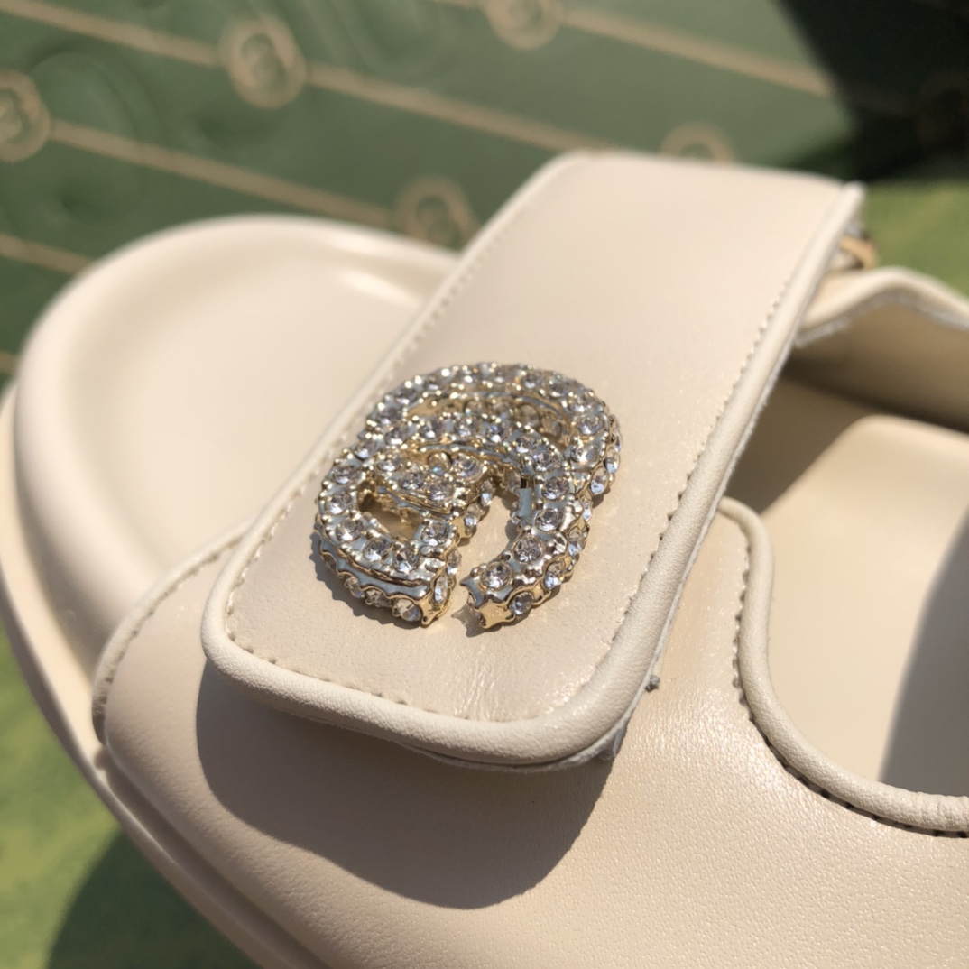 Gucci Women's Double G Sandal - DesignerGu