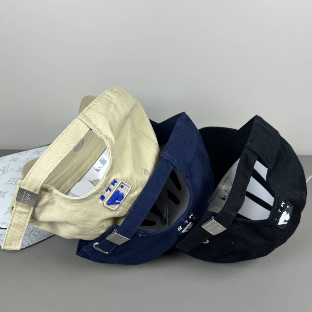 New York Yankees Cap In Blue - DesignerGu