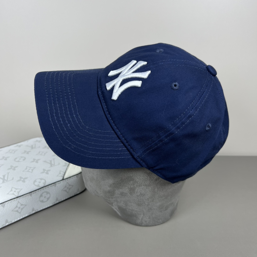 New York Yankees Cap In Blue - DesignerGu