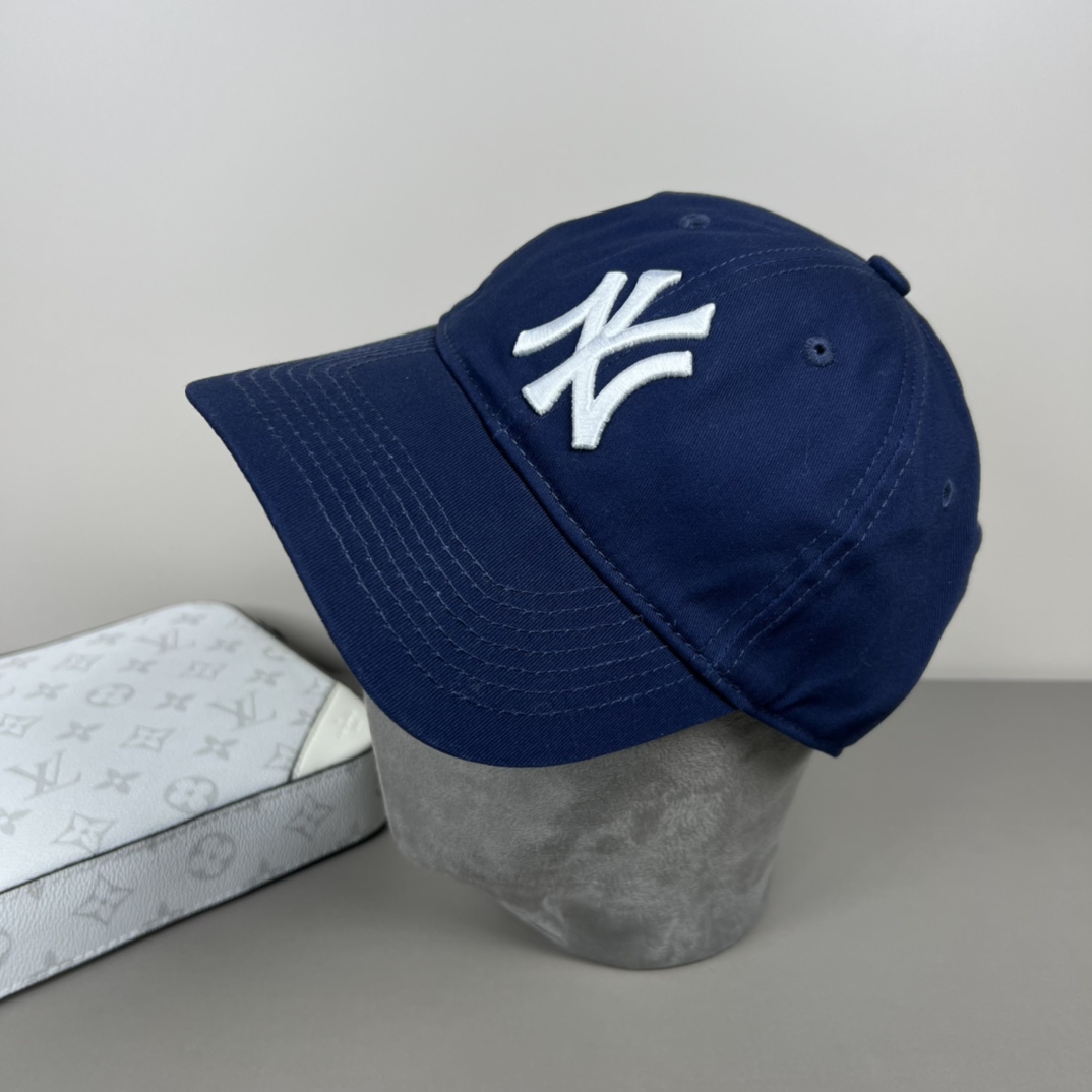 New York Yankees Cap In Blue - DesignerGu