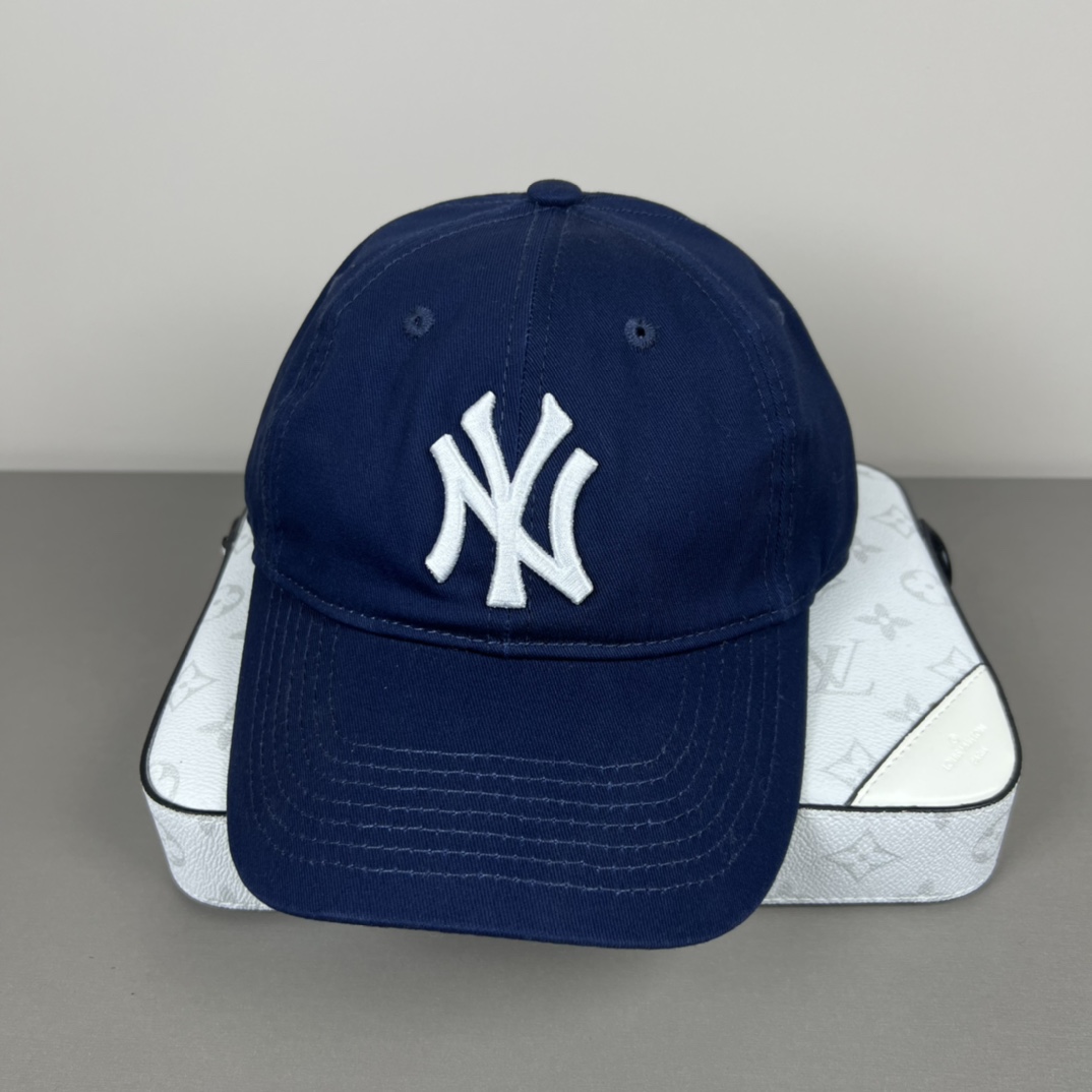 New York Yankees Cap In Blue - DesignerGu