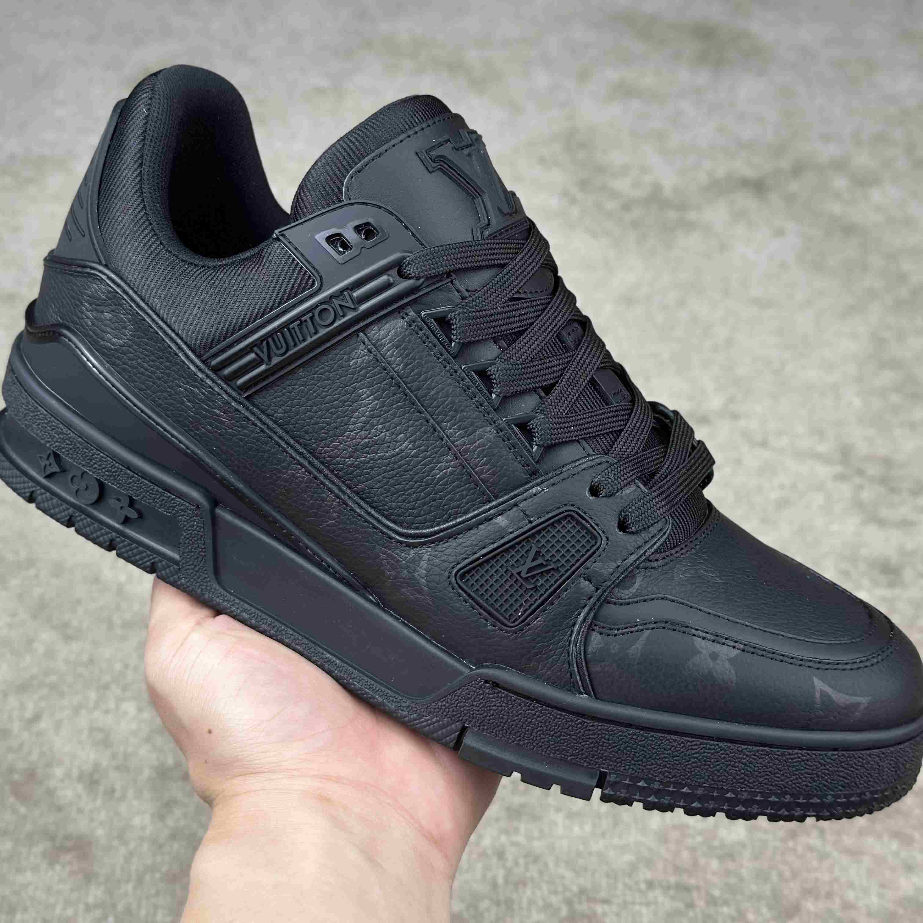 Louis Vuitton LV Trainer Sneaker       1AHDBU - DesignerGu