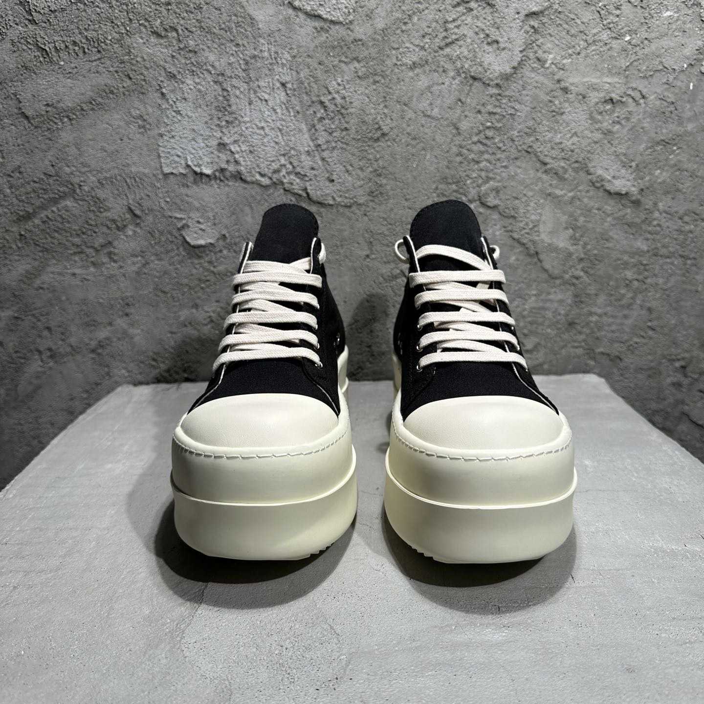 Rick Owens Low-Top Sneakers - DesignerGu