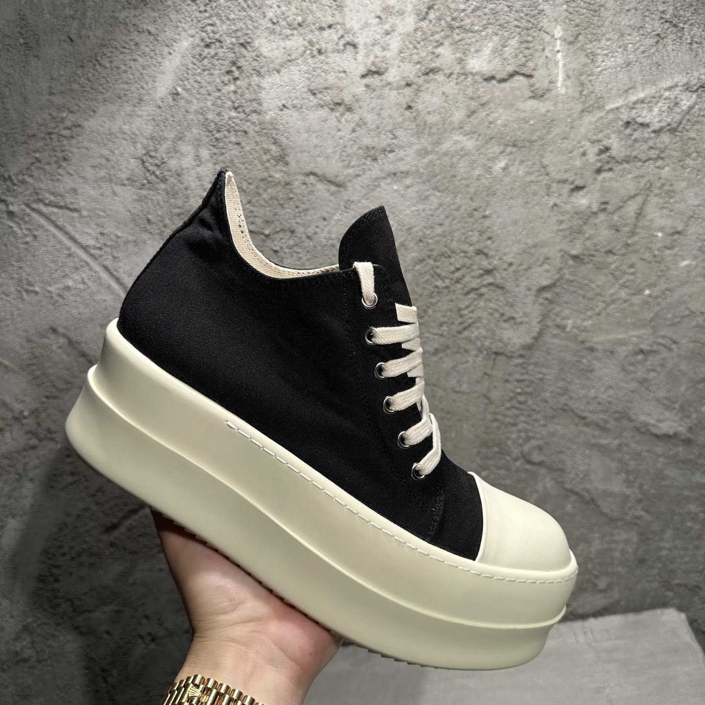 Rick Owens Low-Top Sneakers - DesignerGu