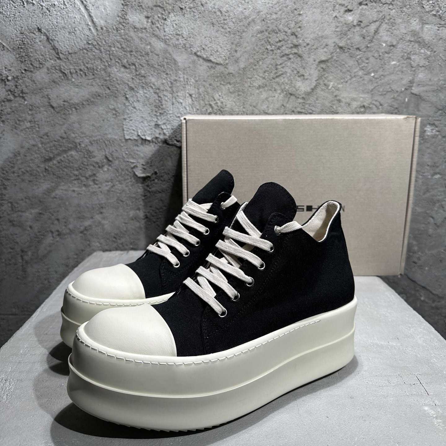Rick Owens Low-Top Sneakers - DesignerGu