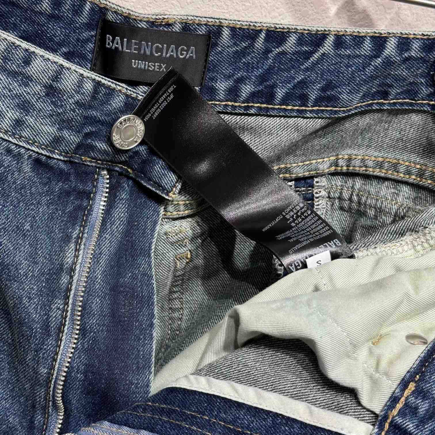 Balenciaga Mid-rise Wide-leg Cargo Jeans - DesignerGu