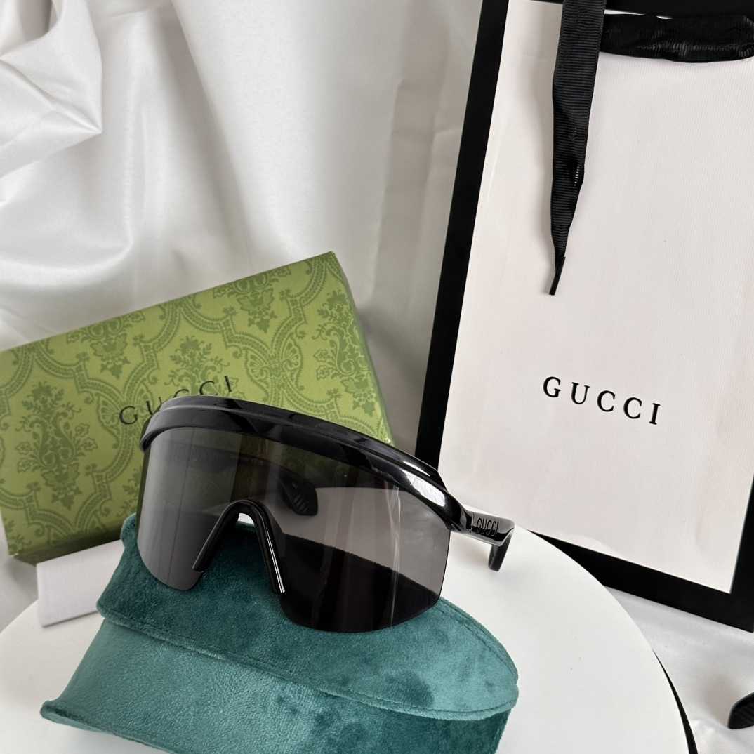 Gucci Sunglasses - DesignerGu