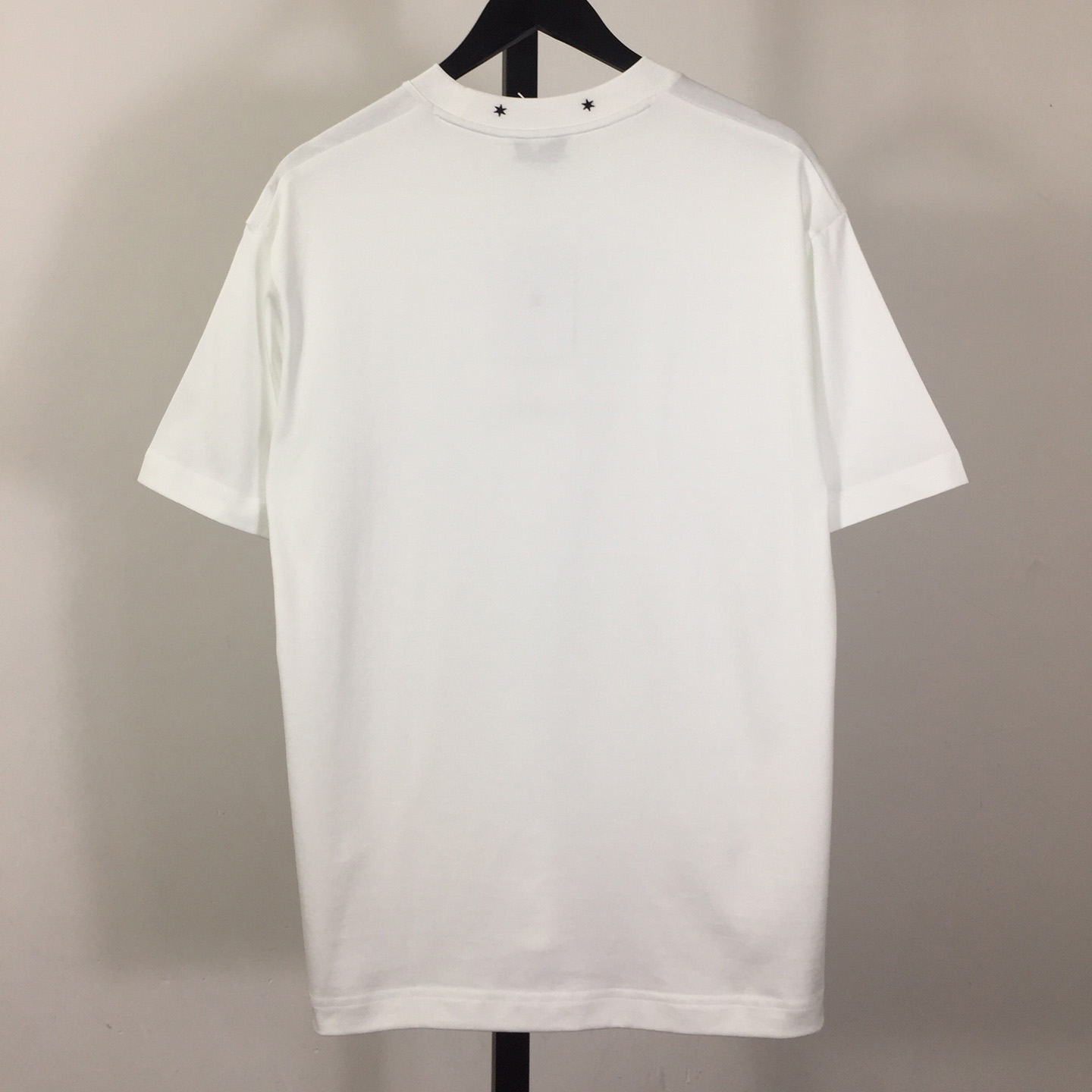 Givenchy T-shirt In Cotton - DesignerGu