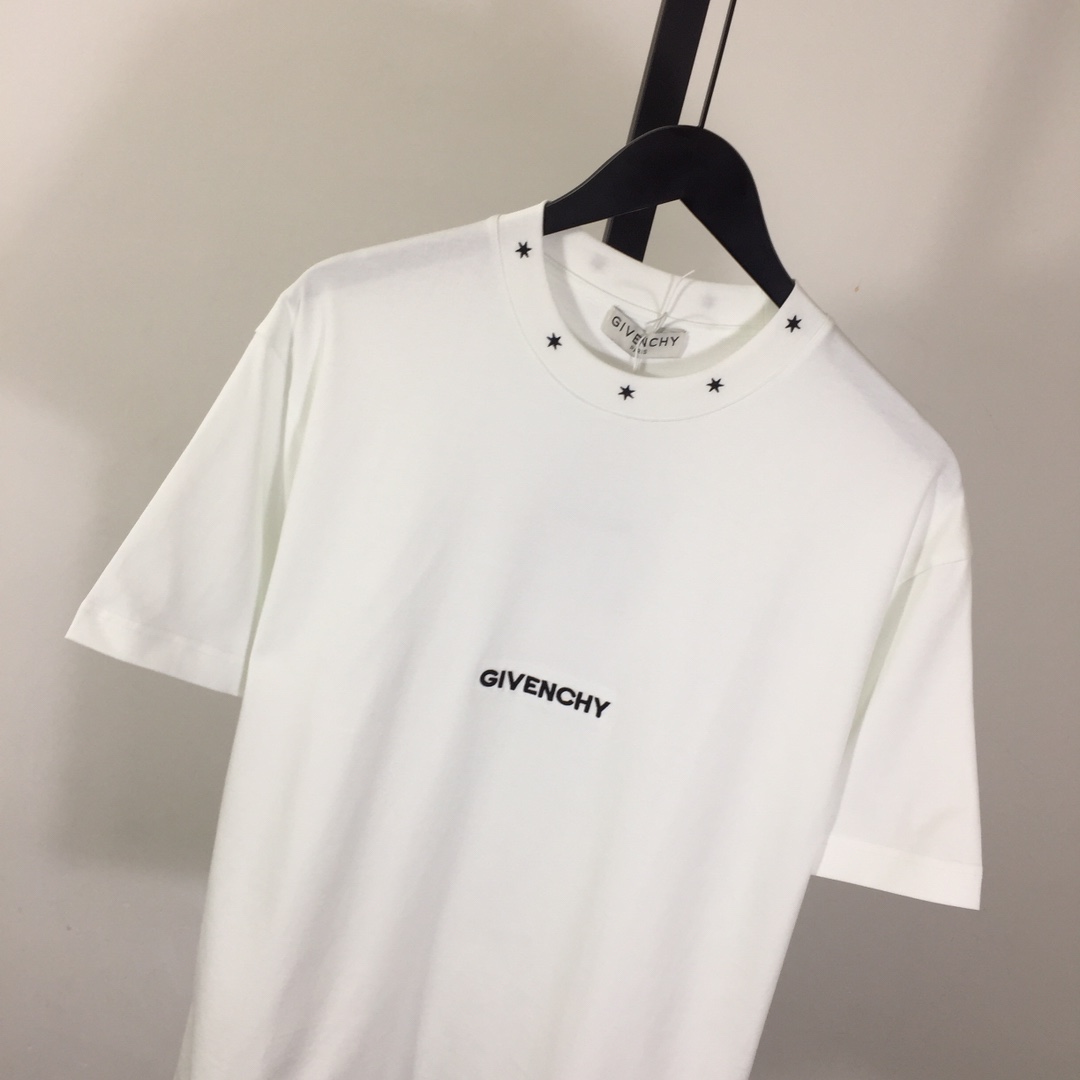 Givenchy T-shirt In Cotton - DesignerGu