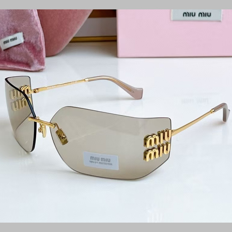 Miu Miu Runway Sunglasses - DesignerGu