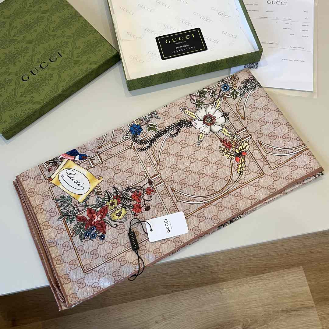 Gucci Printed Silk Carré - 