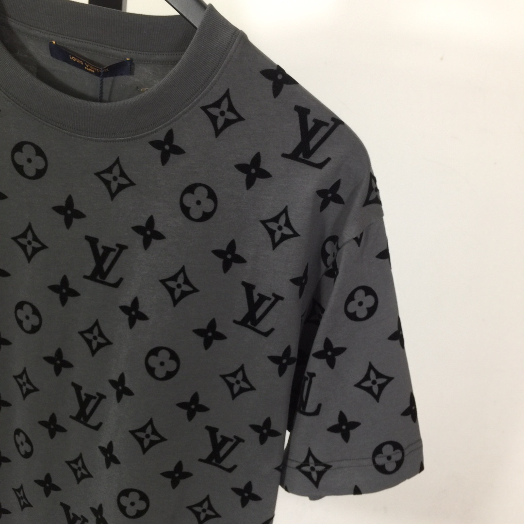 Louis Vuitton Monogram T-shirt - DesignerGu