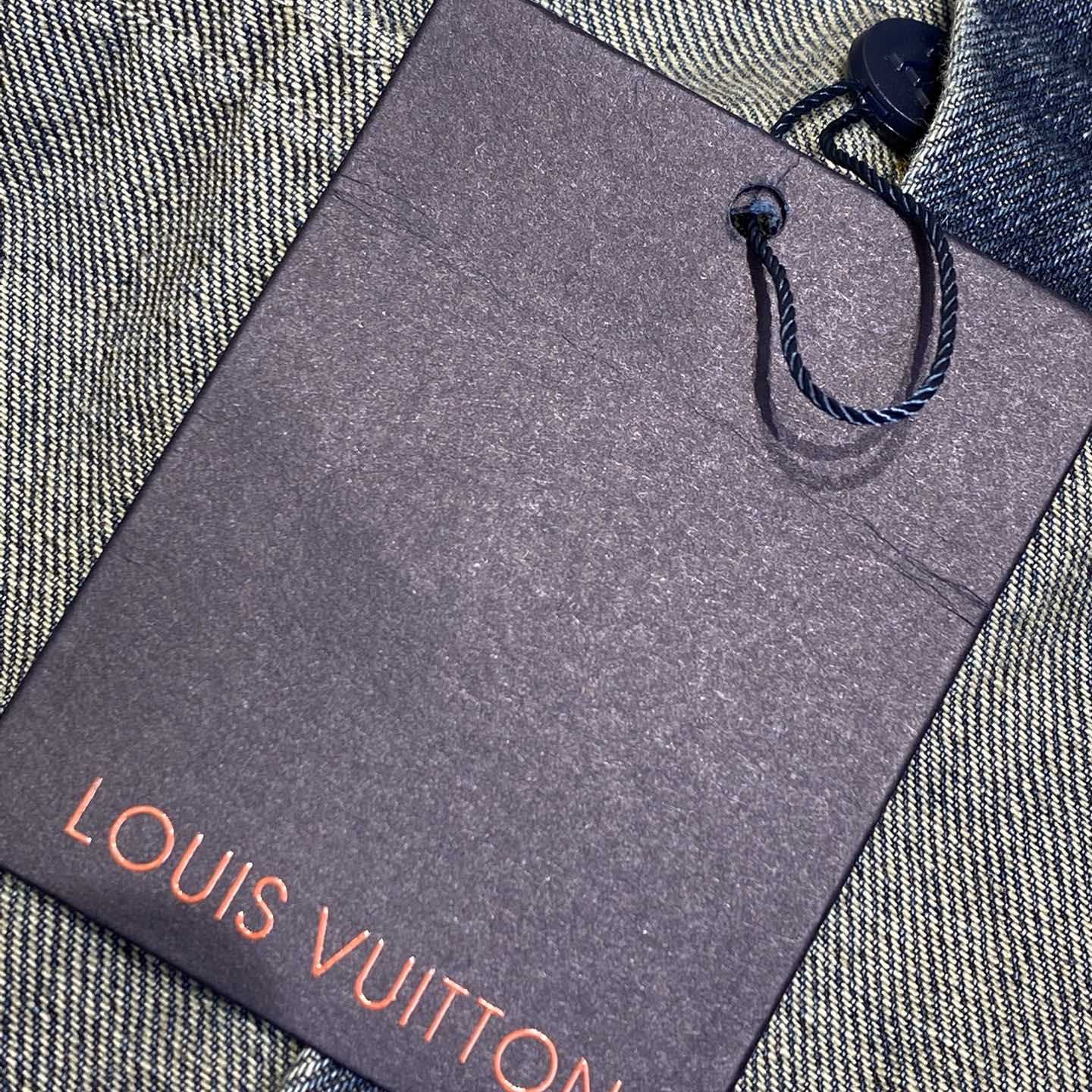Louis Vuitton Sunfaded Effect Denim Long-Sleeved Shirt   1AHCI4 - 