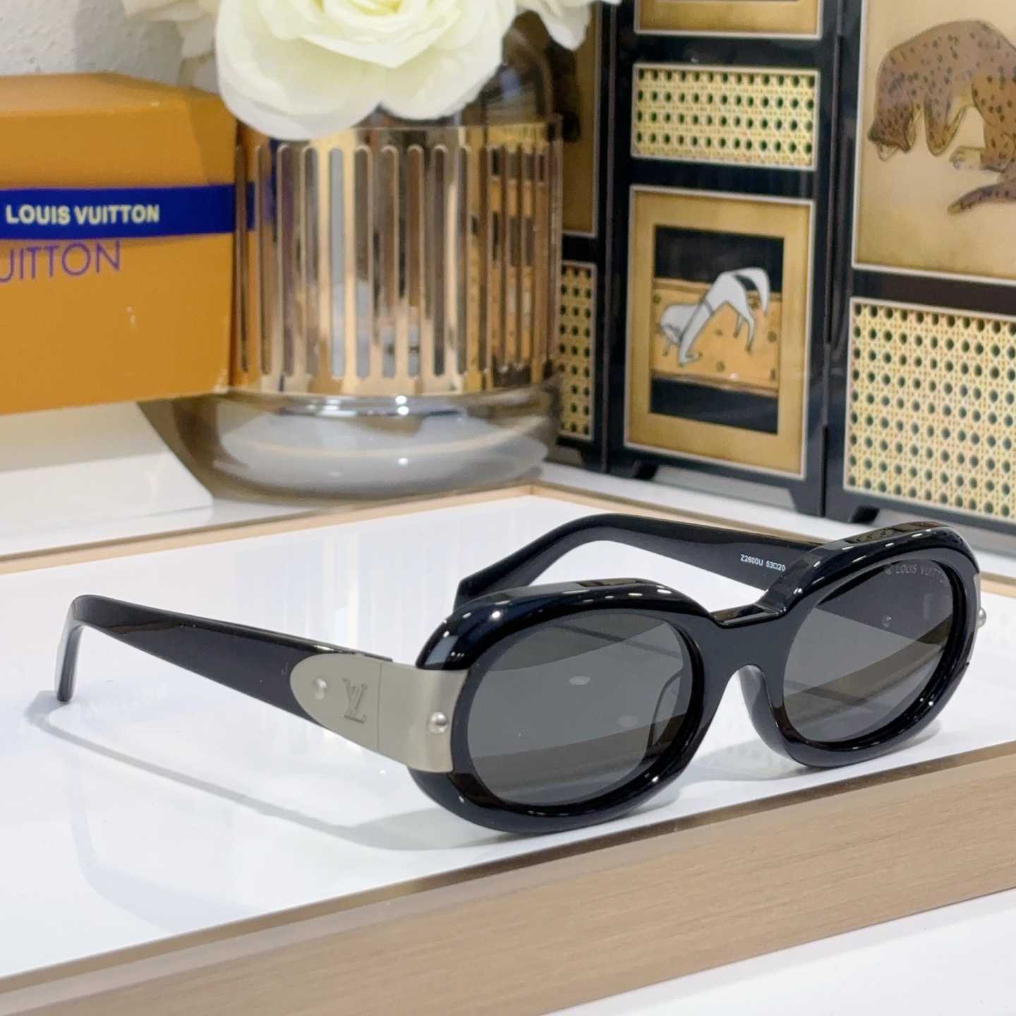 Louis Vuitton LV Hinge Sunglasses  Z2600U - DesignerGu