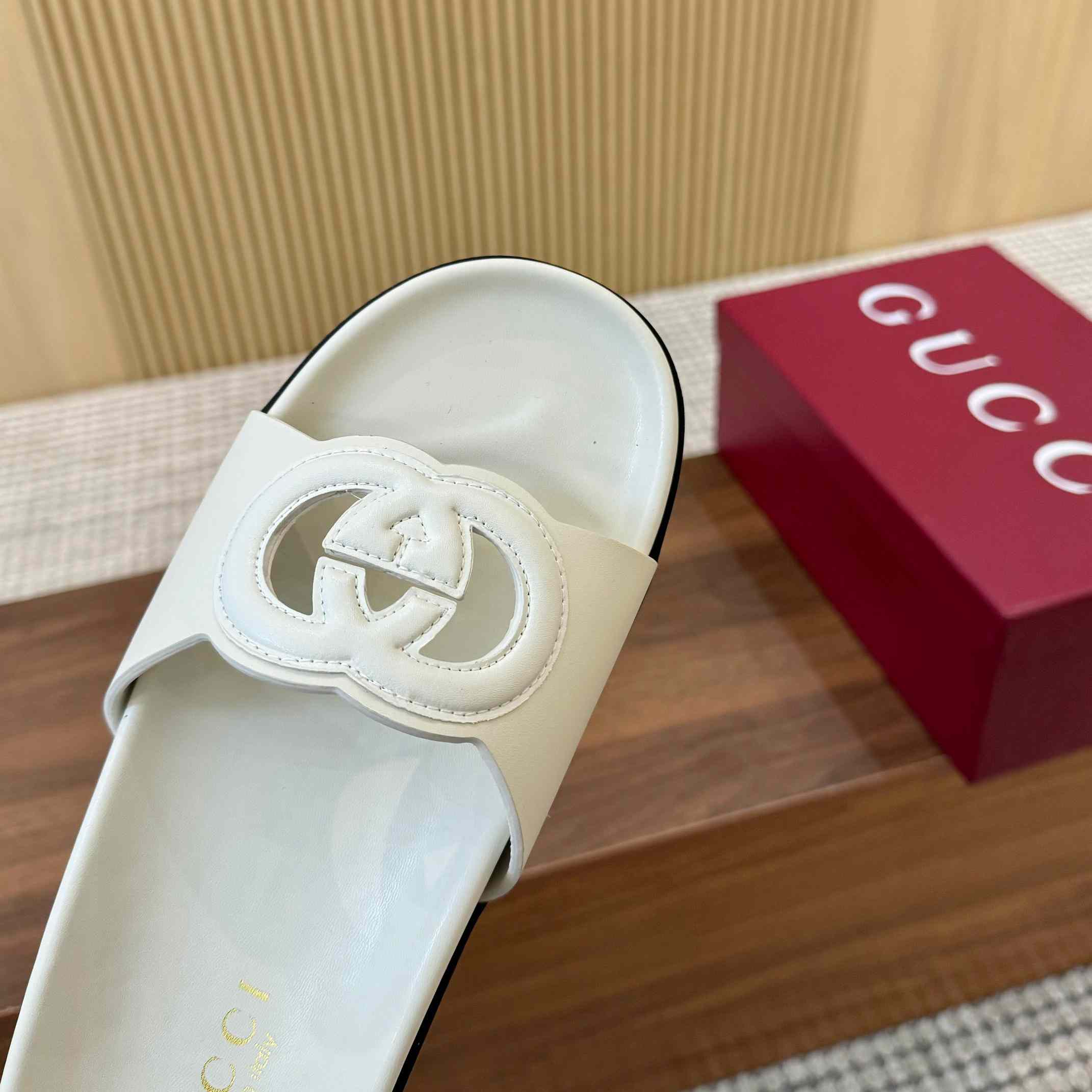 Gucci Women's Interlocking G Slide Sandal - 